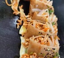 Spicy Fire Chicken Noodles with Cucumber Strips Grilled Cold Noodles