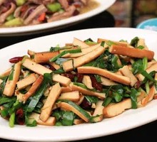 Leek and Tofu Dry Bucket Rice
