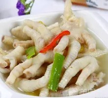 Sichuan-style Pickled Chicken Feet