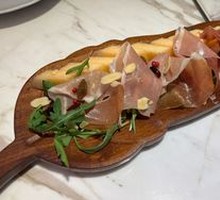 Prosciutto and Melon with Arugula