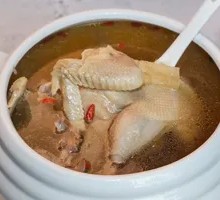 Long-boiled herbal soup