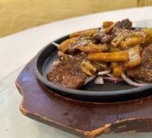 Sizzling Beef Short Ribs with Rice Cake