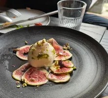 Fig and Prosciutto Burrata