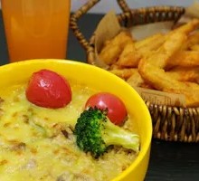Tomato Seafood Cheese Rice Bake