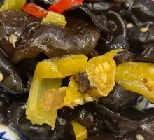 Cold-mixed black fungus