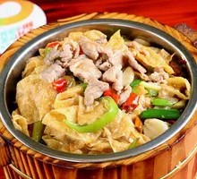 Fried Tofu Skin with Pork in Wooden Bucket Rice