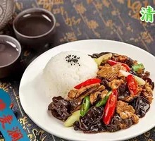 木耳炒牛肉盖浇饭
