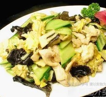 Wood Ear Mushroom and Pork Rice Bowl