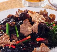 Stir-fried Beef with Wood Ear Mushrooms