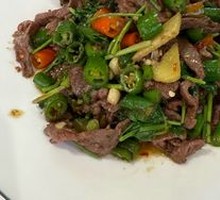 Stir-fried Yellow Beef
