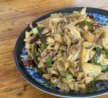 Stir-fried Tofu Skin with Meat