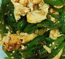 Stir-Fried Eggs with Green Peppers