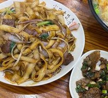 Braised Beef Stir-Fried with Knife-Sliced Noodles