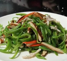 Green Pepper and Tofu Shreds with Pork