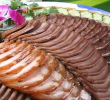 Homemade Smoked and Braised Platter