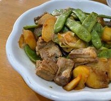Stewed Pork Ribs with Green Beans and Potatoes