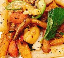 Stir-fried Potatoes with Vegetables