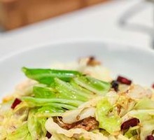 Fried Oil渣 with Cabbage