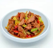 Stir-Fried Beef with Yellow Onion