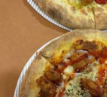 Classic Italian Meat Sauce Pizza