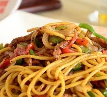 Black Pepper Beef Noodles