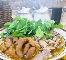 Raw Boiled Beef Offal Rice Noodles