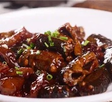 Braised Beef Tendon with Eel