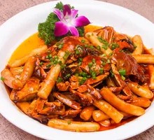 Stir-fried hairy crab with rice cakes
