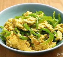 Stir-Fried Eggs with Green Peppers