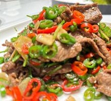 Stir-Fried Beef with Yellow Onion