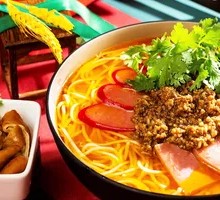 Soy Sauce Braised Pig Intestines Fried Bean Paste Hot Pot Rice Noodles