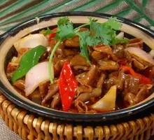 Onion and Intestine Wooden Bucket Rice