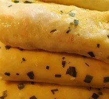 Seaweed and Egg Roll