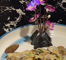 Scallion and Ginger Clams