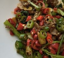 Stir-Fried Beef with Yellow Onion