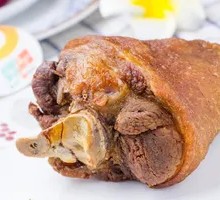 Soy Sauce Braised Pork Trotter