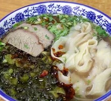 Sour Cabbage Beef Knife-Shaved Noodles