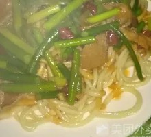 蒜苔炒牛肉盖浇面