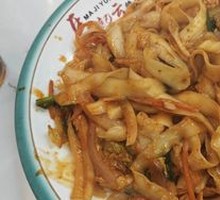Stir-Fried Beef with Knife-Cut Noodles