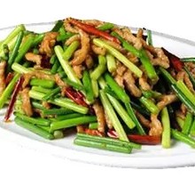 Braised Pork Shreds with Garlic Shoots