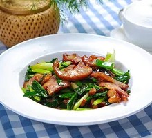 Stir-fried Pork with Garlic Shoots
