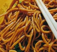 Stir-Fried Noodles with Shredded Meat