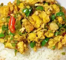 Green Pepper and Egg Rice
