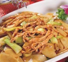 Stir-Fried Pork Noodles with Rice Cake