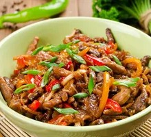 Stir-Fried Beef with Yellow Onion
