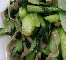 Stir-Fried Chicken Greens with Shredded Vegetables