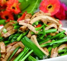 Leek Tofu Skin Stir-fry