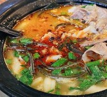 Braised Lamb Noodle Soup in Clay Pot
