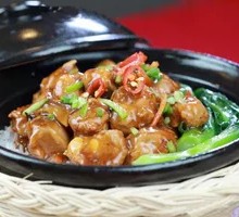 Potato and Pork Rib Clay Pot Rice