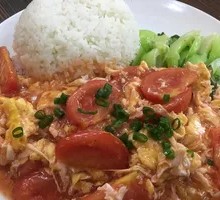 Tomato and Egg Bucket Rice